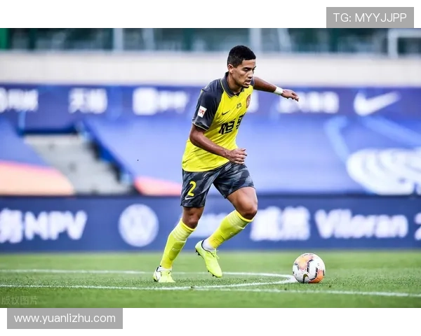 斯通斯防守能力持续提升，表现稳健